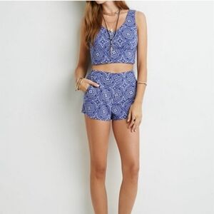 F21 Mediterranean blue mandala tile print 2 piece set crop shorts set size M (6)
